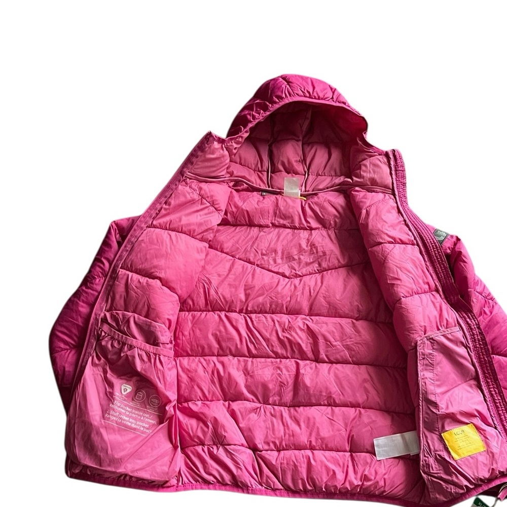 Lolë - Girls Packable Puffer Jacket - Picture 4 of 8